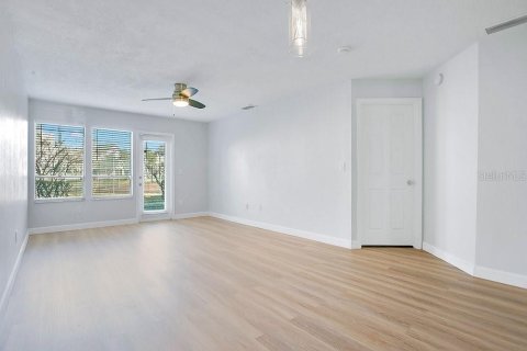 Condo in Orlando, Florida, 1 bedroom № 2115056 - photo 3