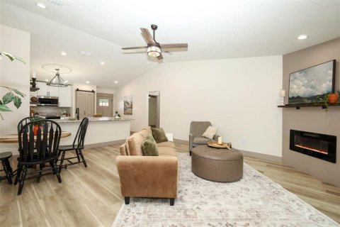 Villa ou maison à vendre à Deltona, Floride: 3 chambres, 105.17 m2 № 2291395 - photo 9