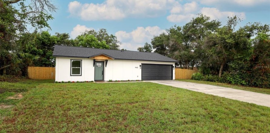 Villa ou maison à Deltona, Floride 3 chambres, 105.17 m2 № 2291395