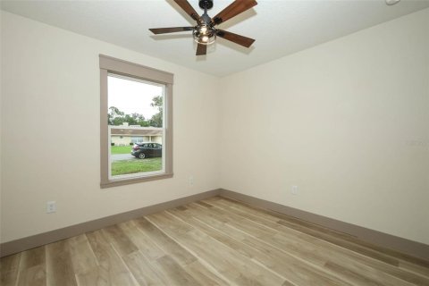 Villa ou maison à vendre à Deltona, Floride: 3 chambres, 105.17 m2 № 2291395 - photo 17
