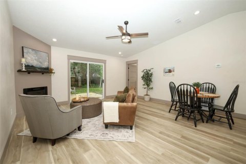 Villa ou maison à vendre à Deltona, Floride: 3 chambres, 105.17 m2 № 2291395 - photo 8