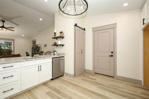 Villa ou maison à vendre à Deltona, Floride: 3 chambres, 105.17 m2 № 2291395 - photo 5