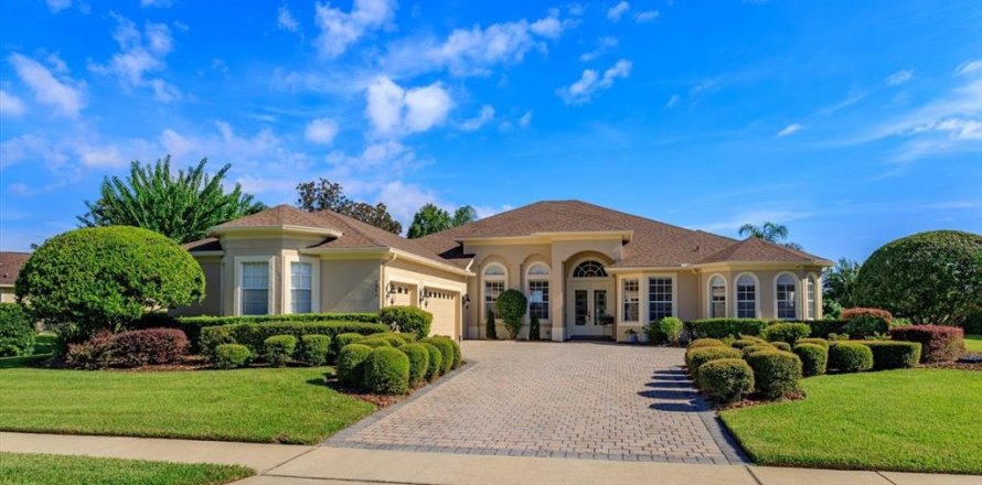 House in Sanford, Florida 4 bedrooms, 319.58 sq.m. № 2396318