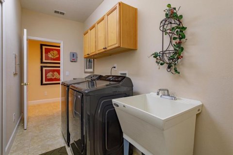 House in Sanford, Florida 4 bedrooms, 319.58 sq.m. № 2396318 - photo 18
