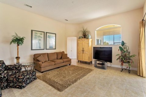 House in Sanford, Florida 4 bedrooms, 319.58 sq.m. № 2396318 - photo 14