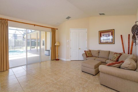 House in Sanford, Florida 4 bedrooms, 319.58 sq.m. № 2396318 - photo 15