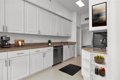 Condominio en venta en Miami, Florida, 2 dormitorios, 128.21 m2 № 1951947 - foto 6