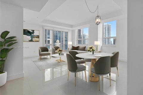 Condominio en venta en Miami, Florida, 2 dormitorios, 128.21 m2 № 1951947 - foto 3