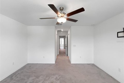 Townhouse in PALM RIVER TOWNHOMES in Tampa, Florida 2 bedrooms, 140.84 sq.m. № 1910725 - photo 4