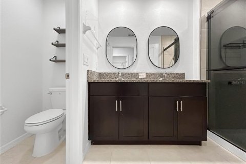 Townhouse in PALM RIVER TOWNHOMES in Tampa, Florida 2 bedrooms, 140.84 sq.m. № 1910725 - photo 7