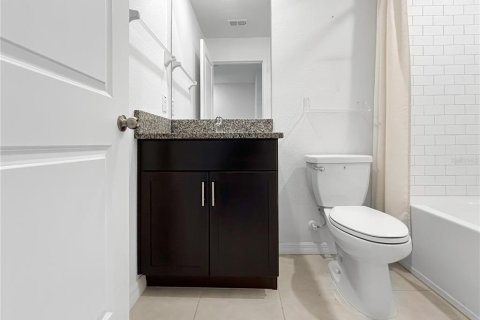 Touwnhouse à louer à Tampa, Floride: 2 chambres, 140.84 m2 № 1910725 - photo 23