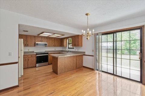 House in Ocala, Florida 3 bedrooms, 128.67 sq.m. № 2213642 - photo 9