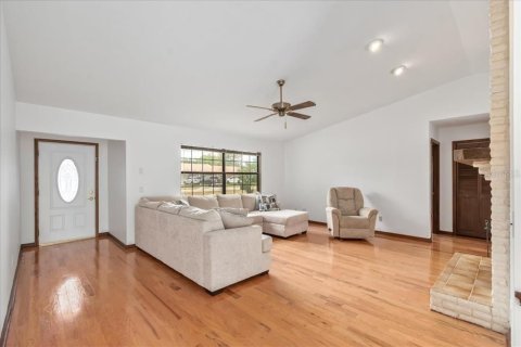 House in Ocala, Florida 3 bedrooms, 128.67 sq.m. № 2213642 - photo 6