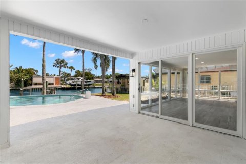 House in Tampa, Florida 3 bedrooms, 191.75 sq.m. № 1609124 - photo 23