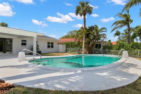 House in Tampa, Florida 3 bedrooms, 191.75 sq.m. № 1609124 - photo 29
