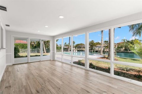 House in Tampa, Florida 3 bedrooms, 191.75 sq.m. № 1609124 - photo 22