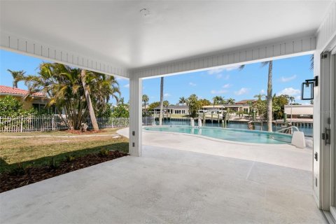 House in Tampa, Florida 3 bedrooms, 191.75 sq.m. № 1609124 - photo 24
