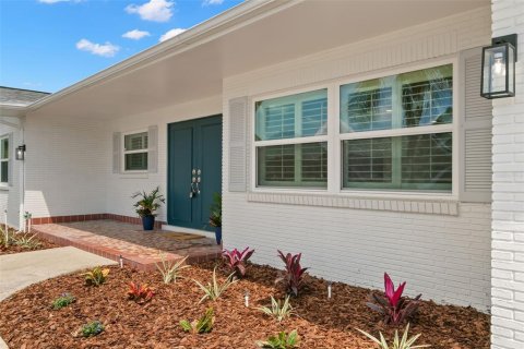 House in Tampa, Florida 3 bedrooms, 191.75 sq.m. № 1609124 - photo 4