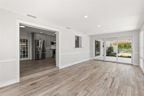 House in Tampa, Florida 3 bedrooms, 191.75 sq.m. № 1609124 - photo 19