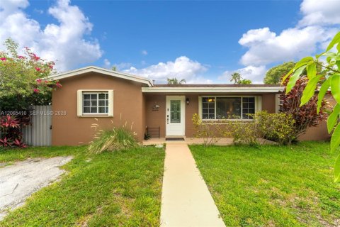 House in Cutler Bay, Florida 3 bedrooms, 180.51 sq.m. № 2279236 - photo 3