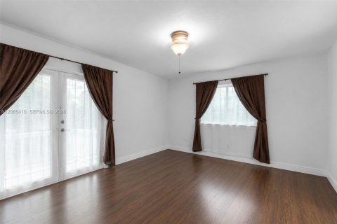 House in Cutler Bay, Florida 3 bedrooms, 180.51 sq.m. № 2279236 - photo 18