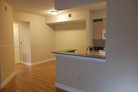 Купить кондоминиум в Мирамар, Флорида 1 спальня, 74.32м2, № 2003489 - фото 10