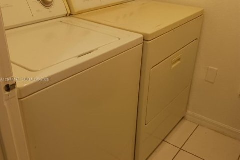 Купить кондоминиум в Мирамар, Флорида 1 спальня, 74.32м2, № 2003489 - фото 18