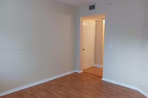 Купить кондоминиум в Мирамар, Флорида 1 спальня, 74.32м2, № 2003489 - фото 12