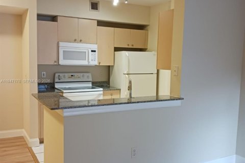 Купить кондоминиум в Мирамар, Флорида 1 спальня, 74.32м2, № 2003489 - фото 8