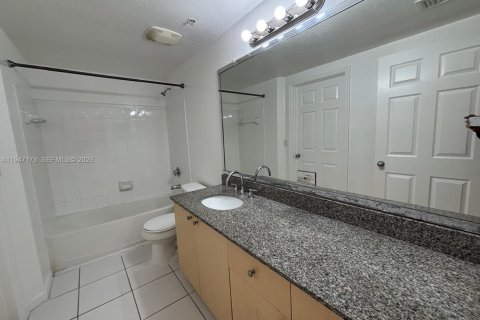 Condo in Miramar, Florida, 1 bedroom  № 2003489 - photo 22