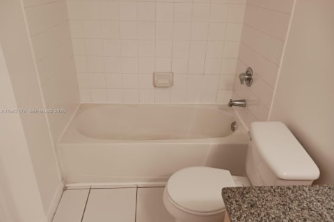 Купить кондоминиум в Мирамар, Флорида 1 спальня, 74.32м2, № 2003489 - фото 20