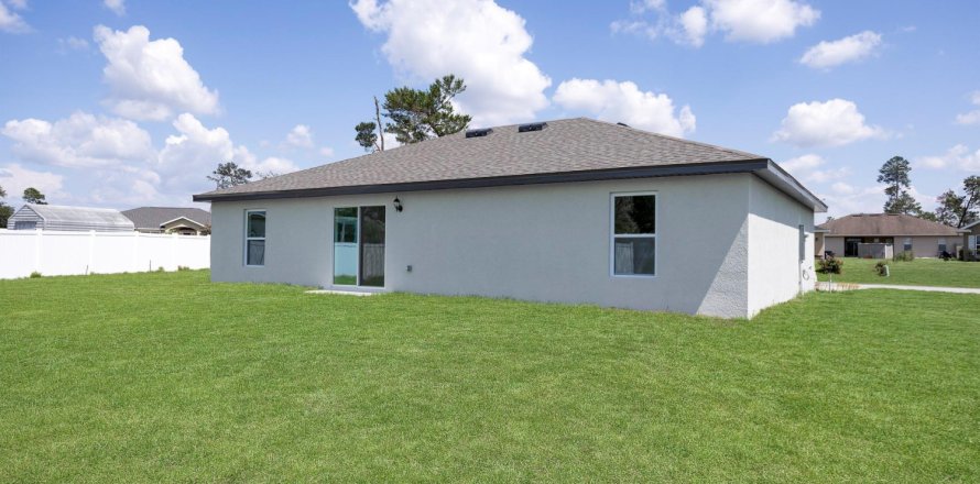 House in Vero Beach, Florida 3 bedrooms, 117.99 sq.m. № 1080675