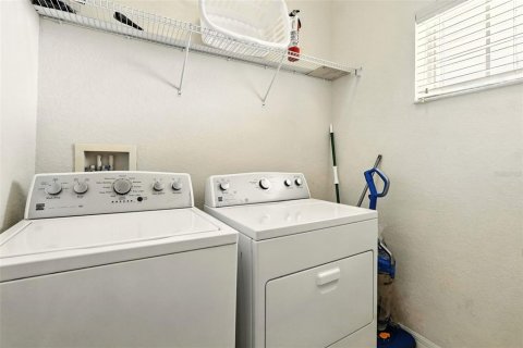 Condominio en venta en Davenport, Florida, 3 dormitorios, 153.75 m2 № 1852698 - foto 28