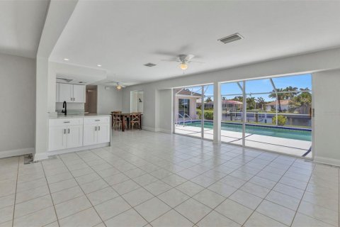 Casa en venta en Punta Gorda, Florida, 3 dormitorios, 185.25 m2 № 1870624 - foto 7
