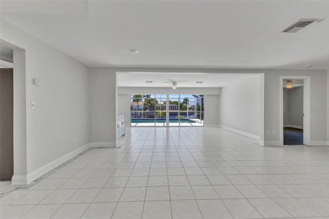 Casa en venta en Punta Gorda, Florida, 3 dormitorios, 185.25 m2 № 1870624 - foto 10