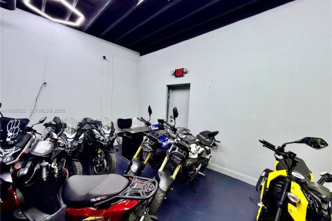 Commercial property in Miami, Florida № 2081325 - photo 16