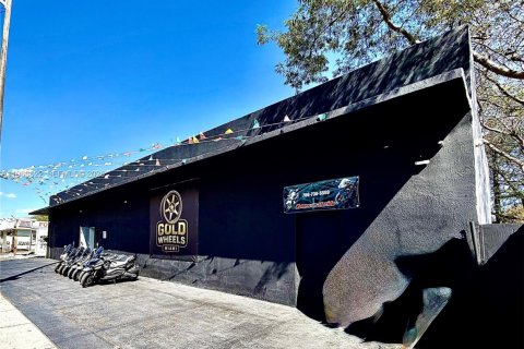 Commercial property in Miami, Florida № 2081325 - photo 4