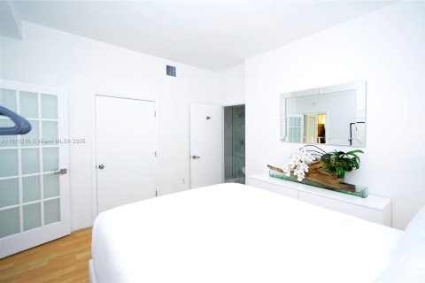 Купить кондоминиум в Майами-Бич, Флорида 2 спальни, 63.17м2, № 2013160 - фото 3