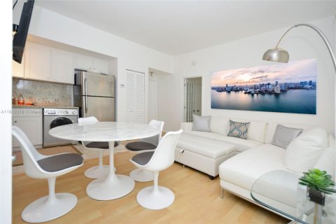 Купить кондоминиум в Майами-Бич, Флорида 2 спальни, 63.17м2, № 2013160 - фото 8