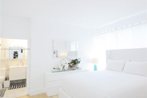 Купить кондоминиум в Майами-Бич, Флорида 2 спальни, 63.17м2, № 2013160 - фото 4