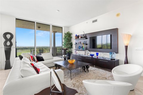 Condo in Coral Gables, Florida, 3 bedrooms  № 1865092 - photo 4