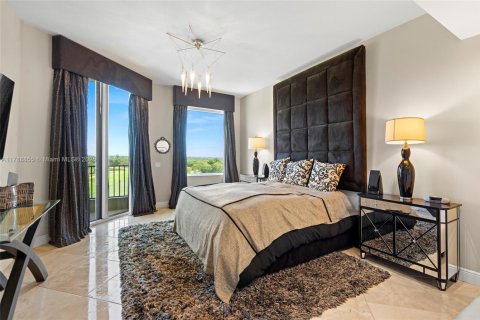 Condo in Coral Gables, Florida, 3 bedrooms  № 1865092 - photo 17