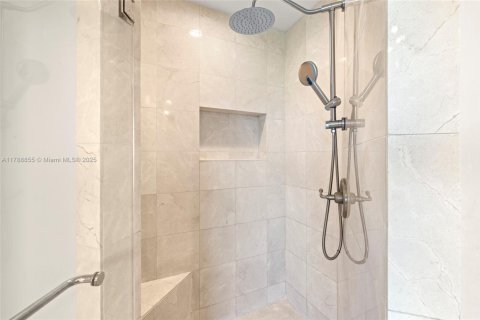 Condo in Coral Gables, Florida, 3 bedrooms  № 1865092 - photo 21