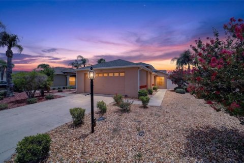 House in The Villages, Florida 2 bedrooms, 105.17 sq.m. № 2209461 - photo 2