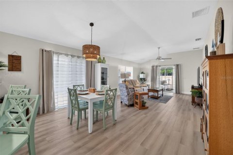 House in The Villages, Florida 2 bedrooms, 105.17 sq.m. № 2209461 - photo 17