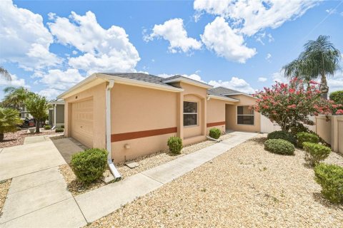 House in The Villages, Florida 2 bedrooms, 105.17 sq.m. № 2209461 - photo 3