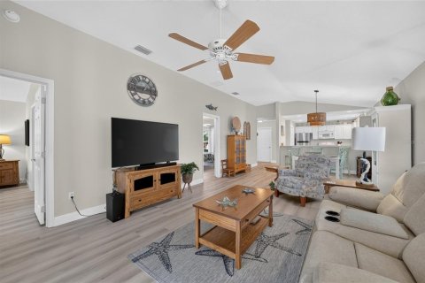 House in The Villages, Florida 2 bedrooms, 105.17 sq.m. № 2209461 - photo 21