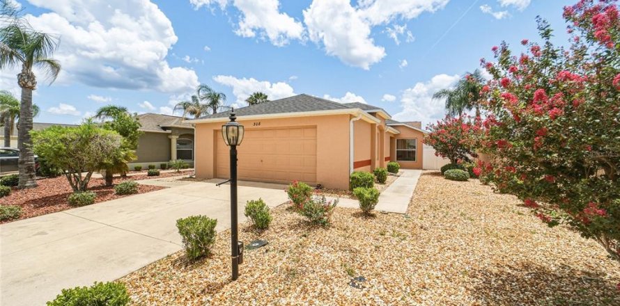 House in The Villages, Florida 2 bedrooms, 105.17 sq.m. № 2209461