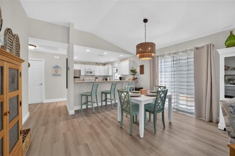 House in The Villages, Florida 2 bedrooms, 105.17 sq.m. № 2209461 - photo 13