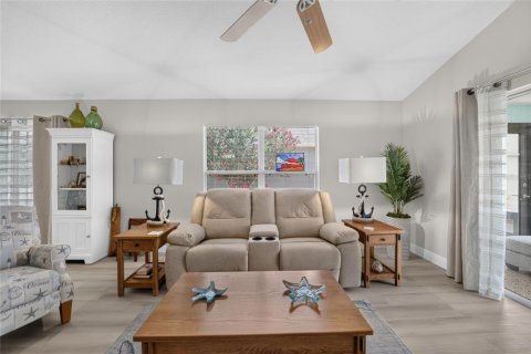 House in The Villages, Florida 2 bedrooms, 105.17 sq.m. № 2209461 - photo 20